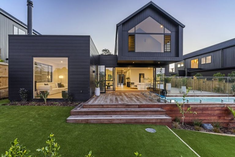 Photo of property in 37 Elliot Street, Riverhead, 0820