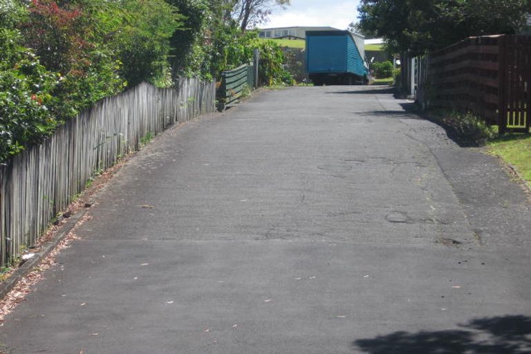 Photo of property in 10 Bentley Avenue, Glenfield, Auckland, 0629