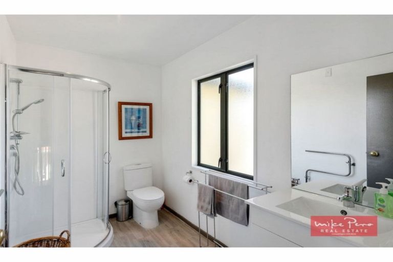 Photo of property in 12 Burdale Street, Riccarton, Christchurch, 8011