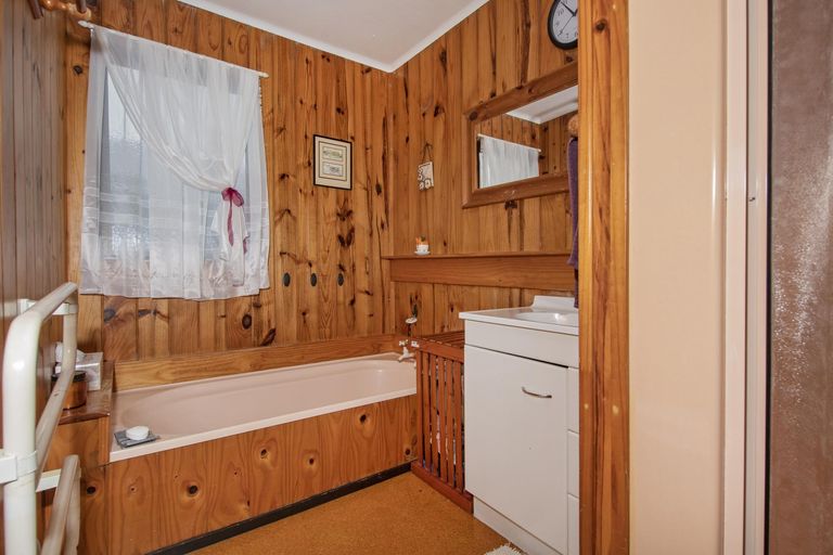 Photo of property in 64 Handforth Street, Onerahi, Whangarei, 0110