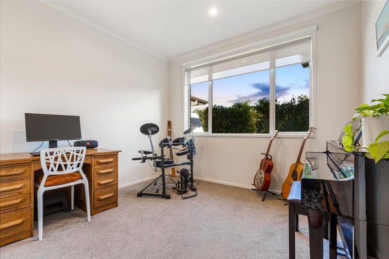 Photo of property in 5 Nikau Way, Riverhead, 0820