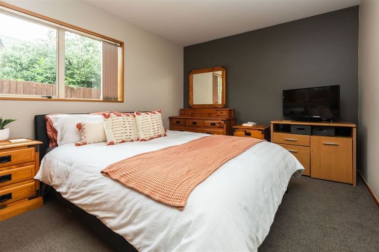 Photo of property in 9 Cherry Place, Casebrook, Christchurch, 8051