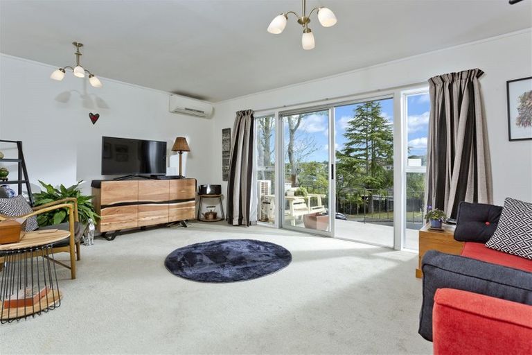 Photo of property in 2/2 Northwick Place, Hillcrest, Auckland, 0627