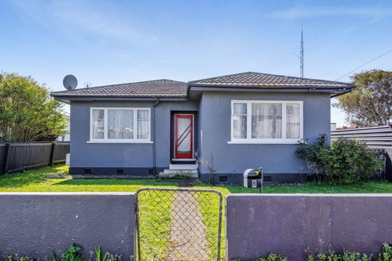 Photo of property in 8 Wellington Street, Hawera, 4610