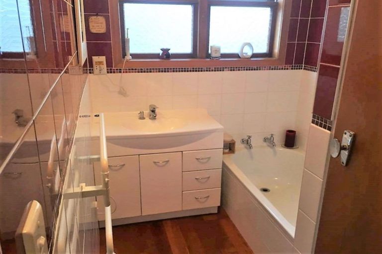 Photo of property in 30 Voltaire Street, Karori, Wellington, 6012