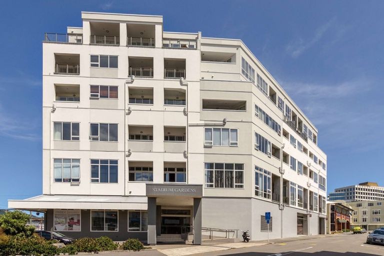 Photo of property in Stadium Garden Flats, 111/107 Thorndon Quay, Pipitea, Wellington, 6011