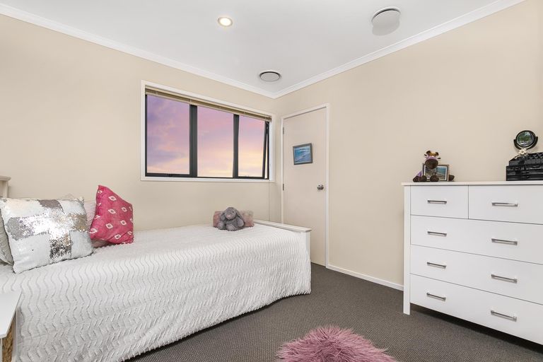 Photo of property in 21 Whitbourne Heights, Manurewa, Auckland, 2105