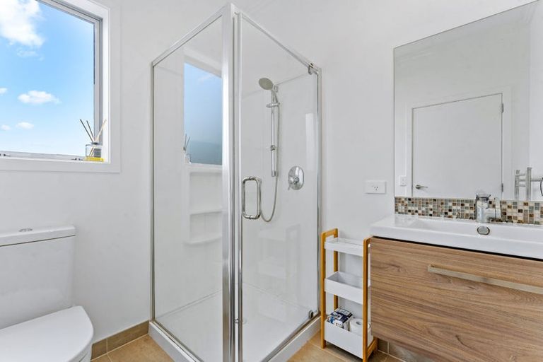 Photo of property in 33 Kanuka Road, Hobsonville, Auckland, 0616