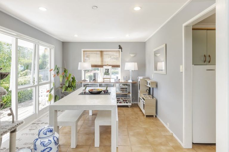 Photo of property in 8 Miro Place, Waiuku, 2123