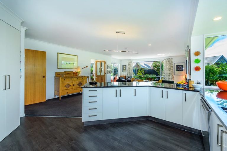 Photo of property in 32 Althorp Place, Avonhead, Christchurch, 8042