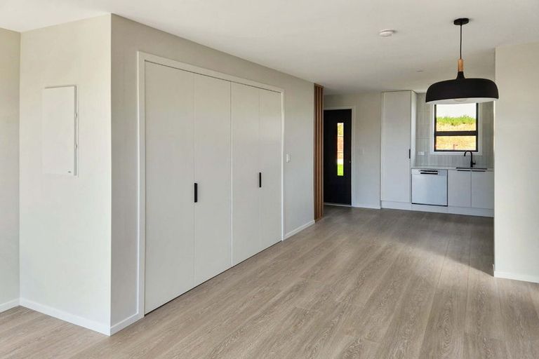 Photo of property in 66 Tiketike Way, Brooklyn, Wellington, 6021