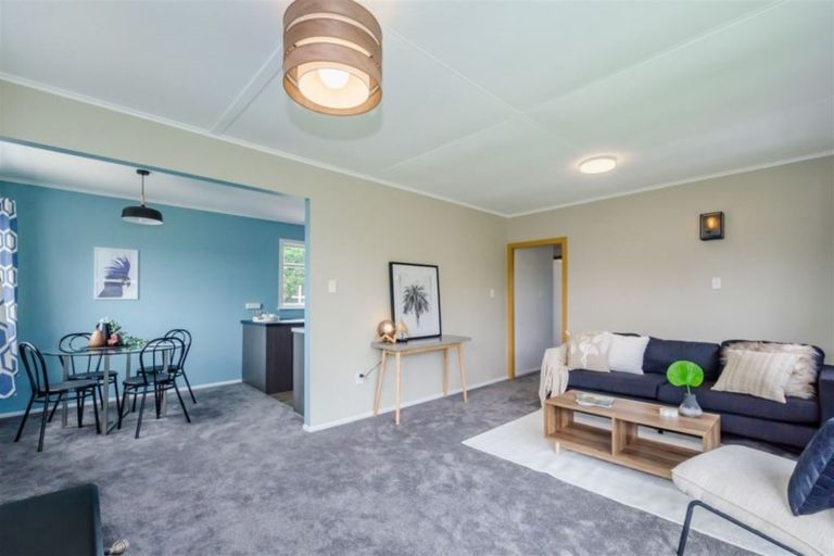 Photo of property in 6 Mazengarb Road, Paraparaumu Beach, Paraparaumu, 5032