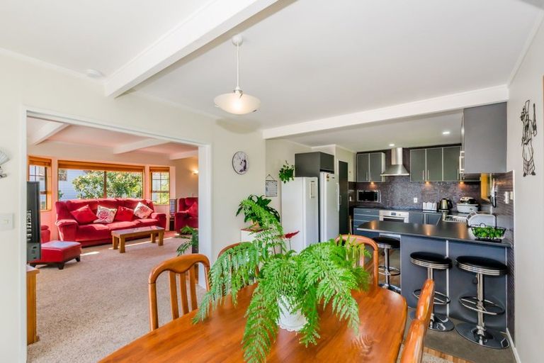 Photo of property in 24 Kereru Street, Waikanae, 5036