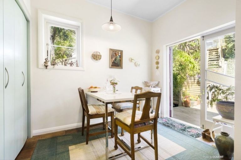 Photo of property in 9 Kaihuia Terrace, Northland, Wellington, 6012