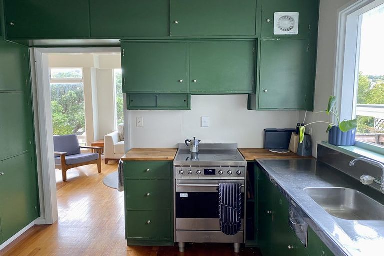 Photo of property in 44 Beauchamp Street, Karori, Wellington, 6012