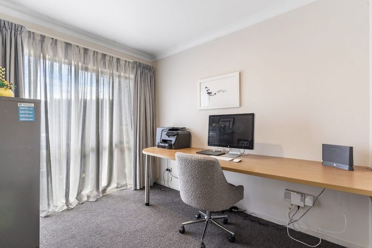 Photo of property in 136 Lynwood Road, New Lynn, Auckland, 0600