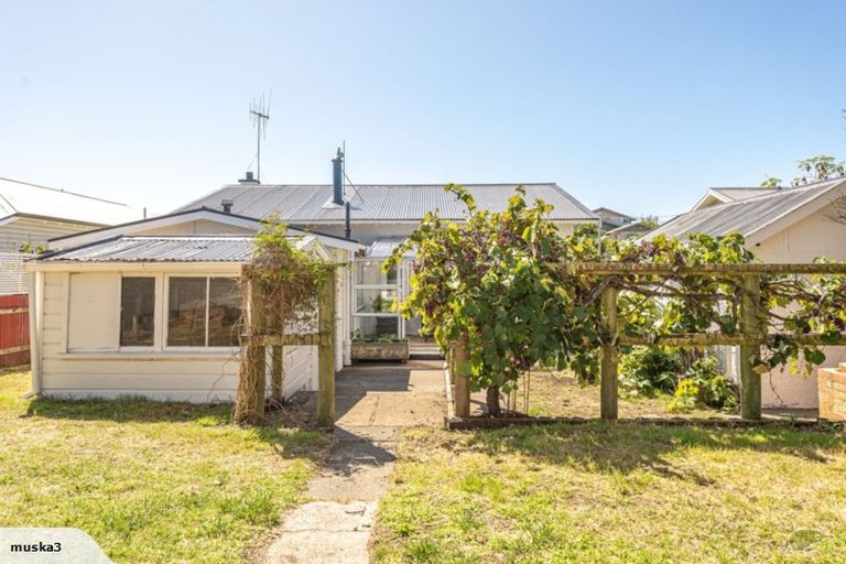 Photo of property in 25 May Street, Gonville, Whanganui, 4501