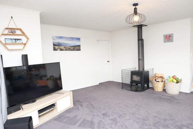 Photo of property in 41 Omapere Street, Whitby, Porirua, 5024
