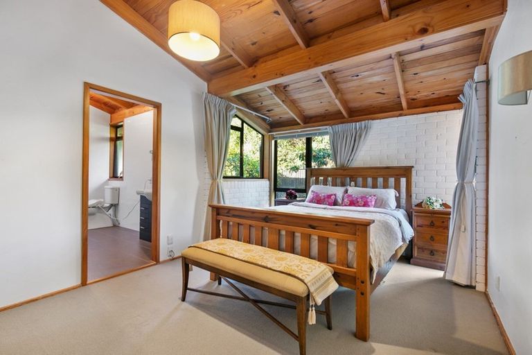 Photo of property in 17 Maygrove Drive, Orewa, 0931