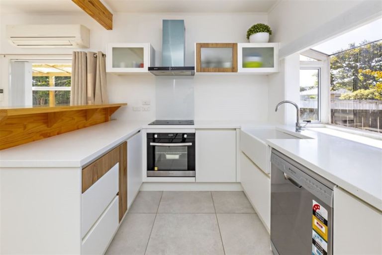 Photo of property in 2/15 Hill Road, Papatoetoe, Auckland, 2025