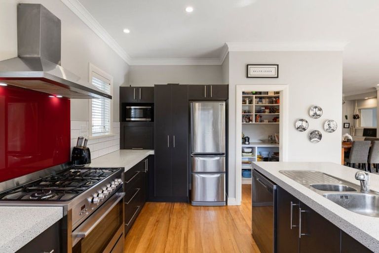 Photo of property in 30 Williams Street, Cambridge, 3434