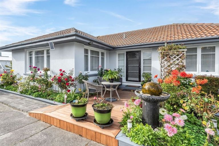 Photo of property in 50 Croziers Road, St Albans, Christchurch, 8052