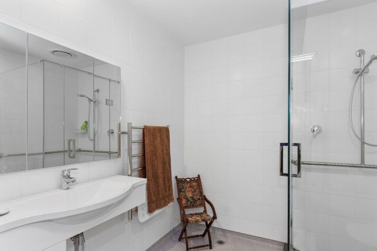 Photo of property in 21 Maunganui Road, Mount Maunganui, 3116