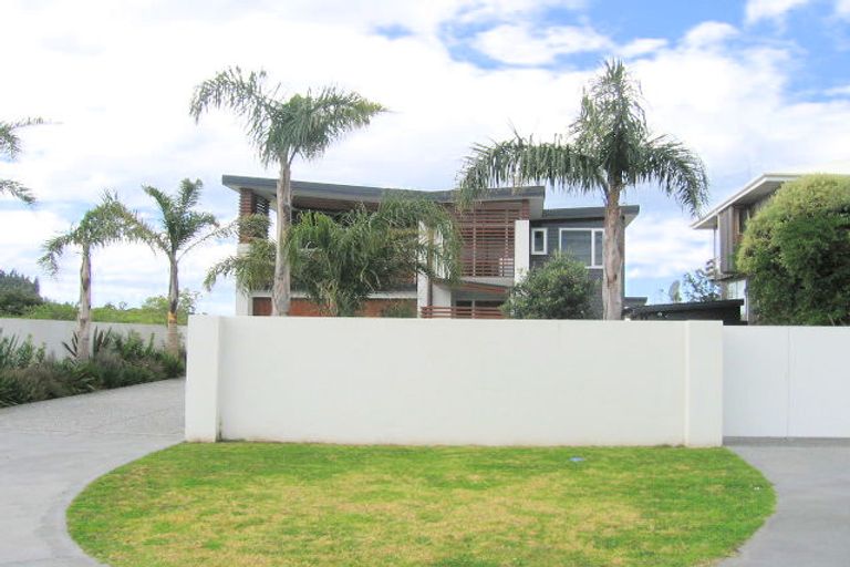Photo of property in 106 Mooloo Crescent, Whangamata, 3620