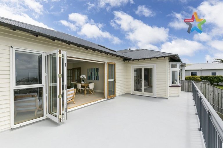 Photo of property in 43 Ponsonby Road, Karori, Wellington, 6012