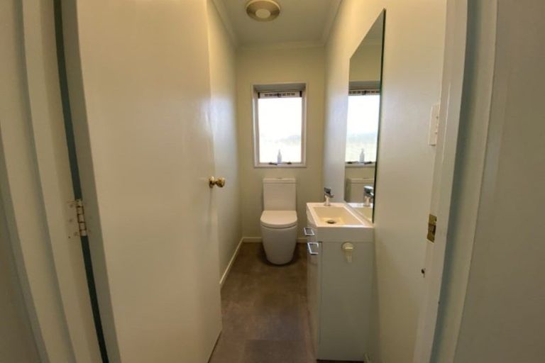 Photo of property in 165 Heta Road, Highlands Park, New Plymouth, 4312