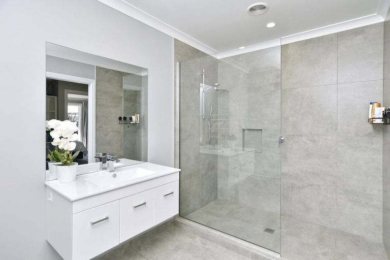 Photo of property in 35 Koura Drive, Rangiora, 7400