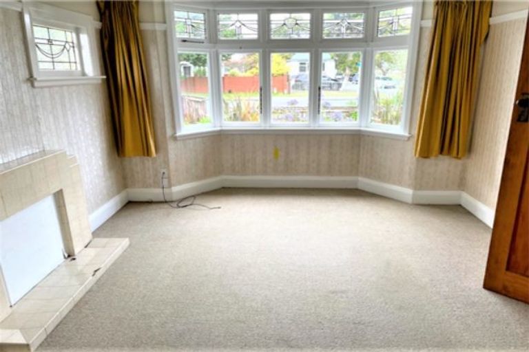 Photo of property in 33 Hardy Street, Waterloo, Lower Hutt, 5011