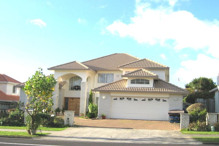 Photo of property in 18 Jane Eyre Drive, Somerville, Auckland, 2014