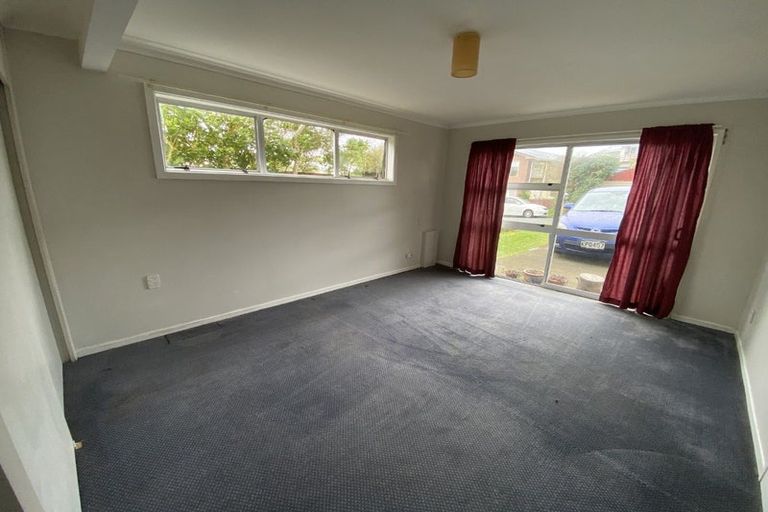Photo of property in 48 Edgecombe Street, Newlands, Wellington, 6037