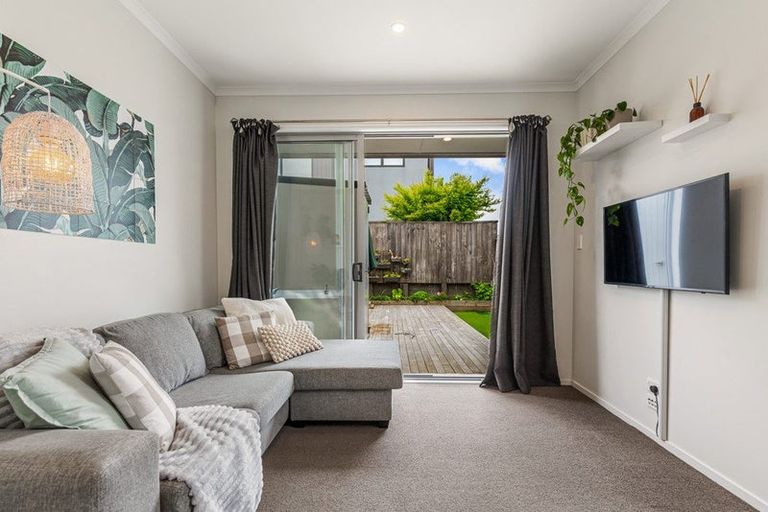 Photo of property in 41 Mapou Road, Hobsonville, Auckland, 0616