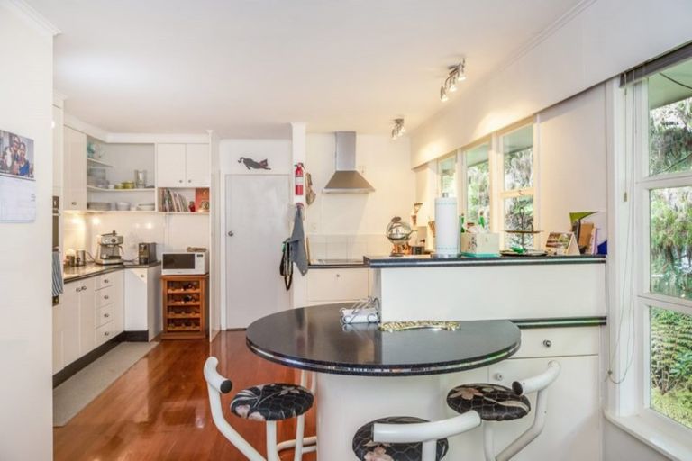 Photo of property in 127 Konini Road, Titirangi, Auckland, 0604