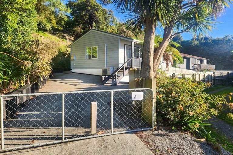 Photo of property in 16 Crystal Grove, Birchville, Upper Hutt, 5018