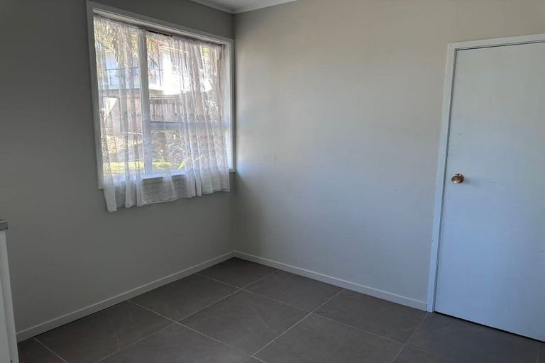 Photo of property in 13 Spinella Drive, Bayview, Auckland, 0629