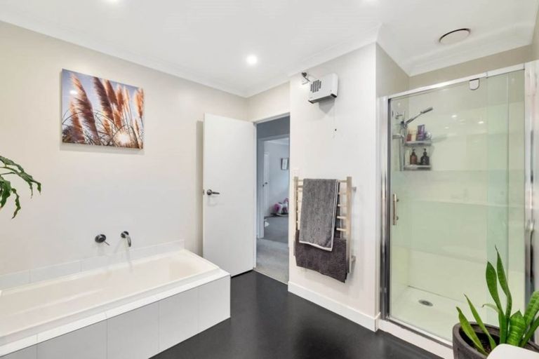 Photo of property in 4 Brunner Road, Glen Eden, Auckland, 0602