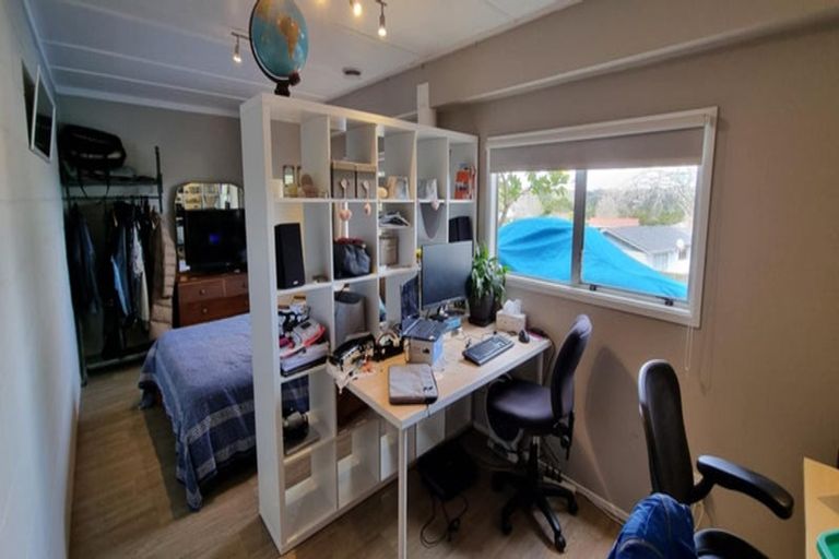 Photo of property in 21 Valley View Road, Glenfield, Auckland, 0629