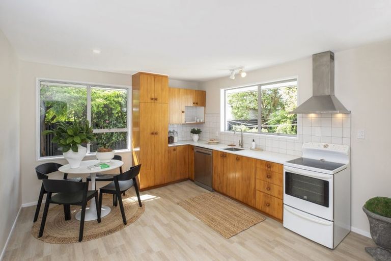 Photo of property in 2/21 Quinns Road, Shirley, Christchurch, 8013