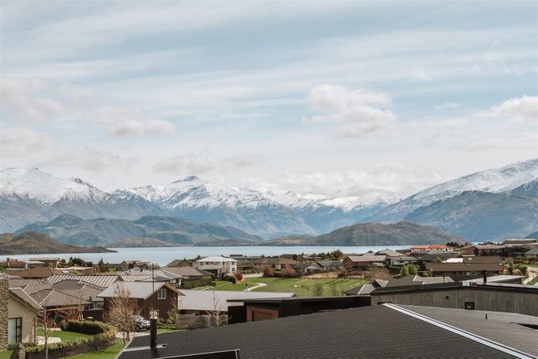 Photo of property in 9 Diamond Lane, Wanaka, 9305