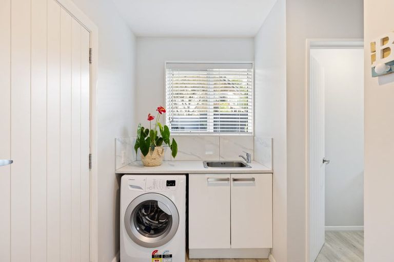 Photo of property in 2 Haywards Lane, Duvauchelle, 7581