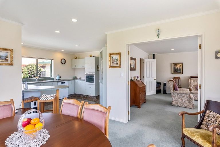 Photo of property in 2 Kaye's Place, Paraparaumu Beach, Paraparaumu, 5032