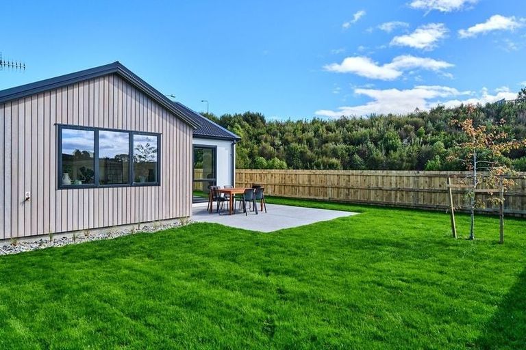 Photo of property in 100 Waipunahau Road, Waikanae, 5036