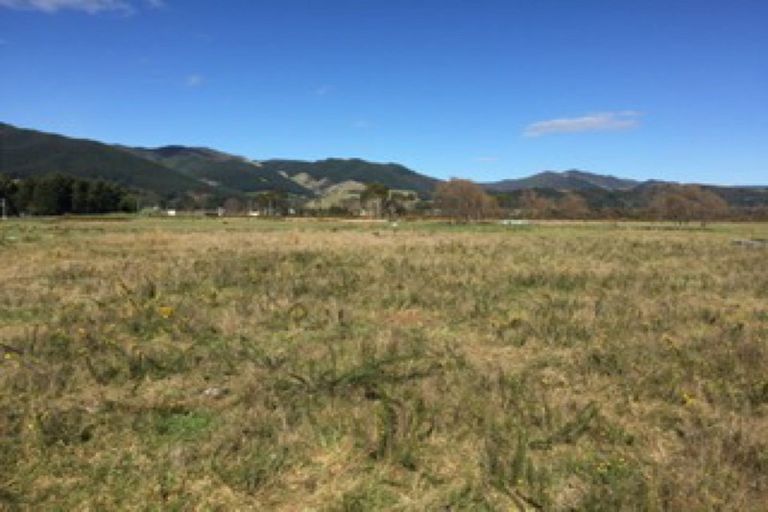 Photo of property in 242 Wallaceville Road, Wallaceville, Upper Hutt, 5371