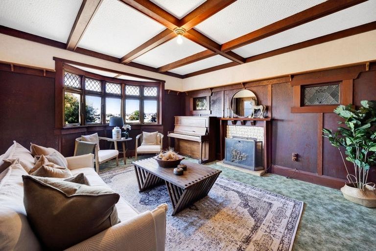 Photo of property in 4 Kitchener Terrace, Moturoa, New Plymouth, 4310