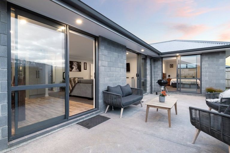 Photo of property in 8 Macloughlin Drive, Te Puke, 3119