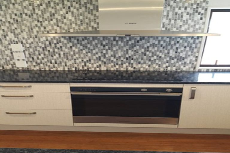 Photo of property in 18 Stanaway Street, Hillcrest, Auckland, 0627