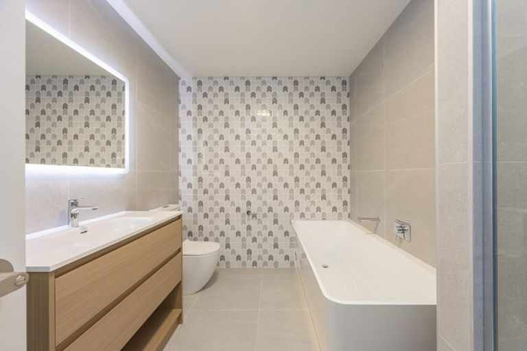 Photo of property in 7 Endurance Rise, Orewa, 0931